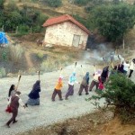 Manisa'da köylülerden meşaleli su isyanı!