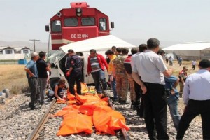 Manisa'da tarım işçilerini taşıyan minibüse tren çarptı: 6 kişi hayatını kaybetti
