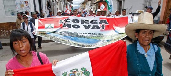 Perulular ABD’li madencilik tekelini protesto ediyor