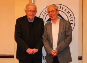 Noam Chomsky: “Dünya çok vahim bir çevre felaketine doğru gidiyor”