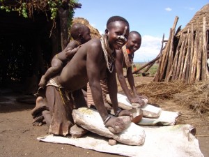 Etiyopya binlerce vatandaşı açlıktan ölürken verimli topraklarını yabancılara veriyor