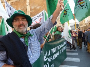 Via Campesina 15 Ekim gösterilerinde Roma'daydı