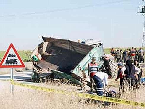 Üç tarım işçisi kazada öldü