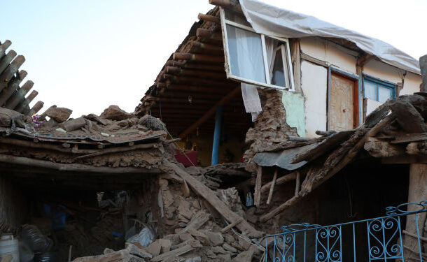 Depremde bir köy tamamen yıkıldı