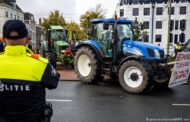Hollanda çiftçilerinden protesto