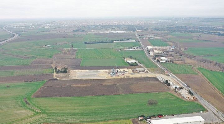 Kolin, tarım arazisine asfalt tesisi inşası için izni, faaliyete başladıktan sonra aldı